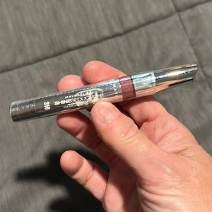 NWT Maybelline lip gloss